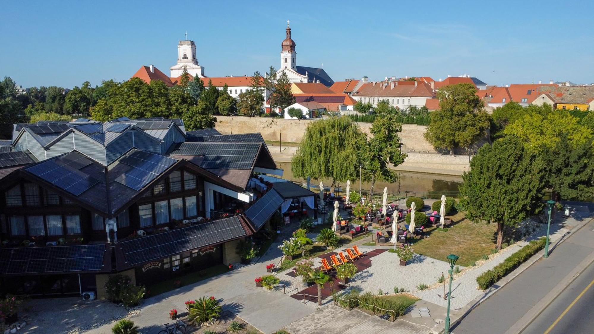 Hotel Icon Győr Eksteriør bilde