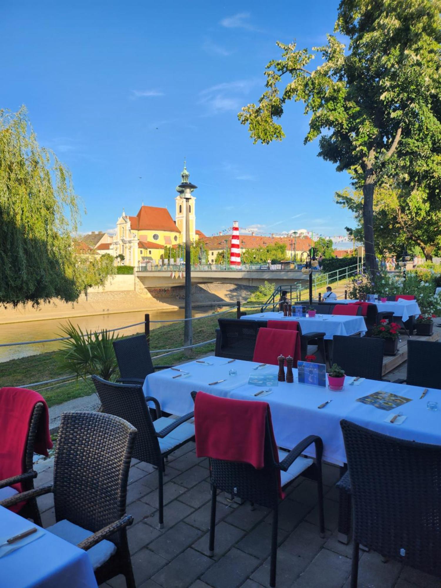 Hotel Icon Győr Eksteriør bilde